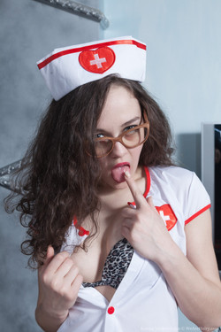 [WeAreHairy.com] [Siterip 13.12.16] Ksenia Yankovskaya x6 2000x3000 627/KseniaYankovskaya_BrownChairWhiteDoctor_superhr/KseniaYankovskaya_BrownChairWhiteDoctor_010.jpg