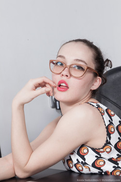 [WeAreHairy.com] [Siterip 13.12.16] Ksenia Yankovskaya x6 2000x3000 627/KseniaYankovskaya_BlackDeskFloralDress_superhr/KseniaYankovskaya_BlackDeskFloralDress_007.jpg