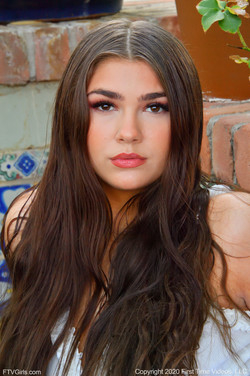 Aria_Taylor_pic/FTVGirls.com_20.07.17.Aria.Youthful.Exposure (х108)/aria01012.jpg