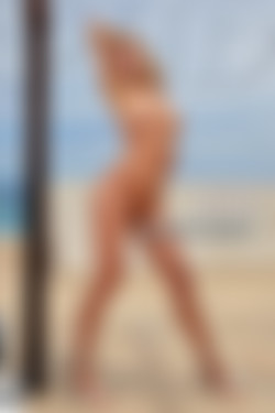 photodromm.com - 2014-01 - 2014-03/photodromm.com - 2014-03/_covers/alisa - rooftop blonde 2.jpg