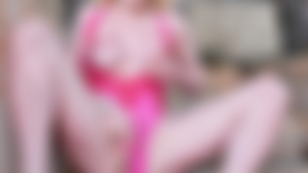 Carly Rae videos [OnlyFans.com]/[0239445] Testing out my #sqweelgo toy on the beach, in #Magaluf. [2017-05-21].mp4