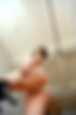 TigerrJuggs.com/Galleries/Heel Slave/pic140720_010.jpg