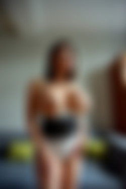 TigerrJuggs.com/Galleries/Heel Slave/pic140720_023.jpg