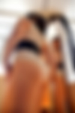 TigerrJuggs.com/Galleries/Heel Slave/pic140720_047.jpg