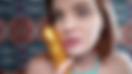 Carly Rae videos [OnlyFans.com]/[0727535] Sucking on my big gold Godemiche toy. Will it fit in my mouth？ [2017-11-05].mp4