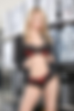 CherryPimps.com_05.10.20.Alix.Lynx.&.Kiara.Edwards.Getting.Caught.By.The.Boss.And.Being.Rewarded.More.Solo.XXX.iMAGESET-IMNoob/cherrypimps_alixlynx_kiaraedwards_18.jpg