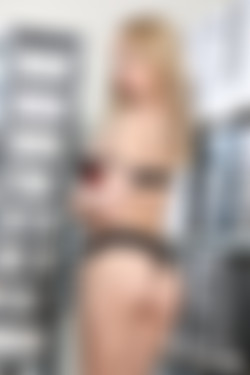 CherryPimps.com_05.10.20.Alix.Lynx.&.Kiara.Edwards.Getting.Caught.By.The.Boss.And.Being.Rewarded.More.Solo.XXX.iMAGESET-IMNoob/cherrypimps_alixlynx_kiaraedwards_33.jpg