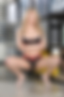 CherryPimps.com_05.10.20.Alix.Lynx.&.Kiara.Edwards.Getting.Caught.By.The.Boss.And.Being.Rewarded.More.Solo.XXX.iMAGESET-IMNoob/cherrypimps_alixlynx_kiaraedwards_35.jpg