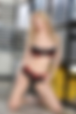 CherryPimps.com_05.10.20.Alix.Lynx.&.Kiara.Edwards.Getting.Caught.By.The.Boss.And.Being.Rewarded.More.Solo.XXX.iMAGESET-IMNoob/cherrypimps_alixlynx_kiaraedwards_37.jpg
