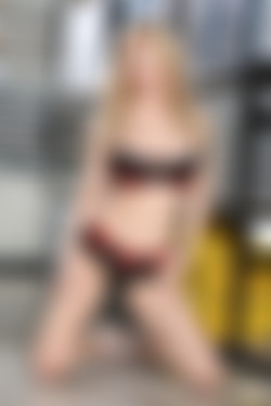 CherryPimps.com_05.10.20.Alix.Lynx.&.Kiara.Edwards.Getting.Caught.By.The.Boss.And.Being.Rewarded.More.Solo.XXX.iMAGESET-IMNoob/cherrypimps_alixlynx_kiaraedwards_38.jpg