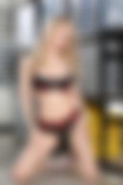 CherryPimps.com_05.10.20.Alix.Lynx.&.Kiara.Edwards.Getting.Caught.By.The.Boss.And.Being.Rewarded.More.Solo.XXX.iMAGESET-IMNoob/cherrypimps_alixlynx_kiaraedwards_39.jpg