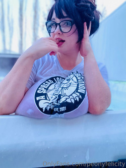 [OnlyFans.com] PeonyFelicity - Update May 5 2023/Images/2316x3088_42c148bddc0a27f34b25a707d959b481.jpg