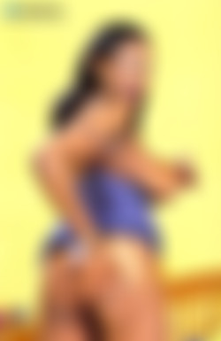 Amanda White's Scoreland.com Site Rip/Amanda_December 2000 Voluptuous/Amanda05.jpg