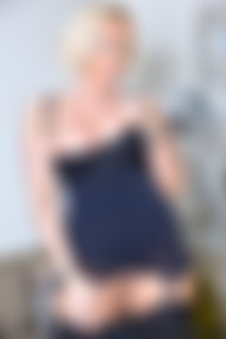LucyZara2017/2017.05.17 Spread Pussy on the Sofa/lz_black_corset_sofa_19.jpg