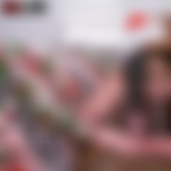 Lola Valentine - Christmas Present (13.12.2025)_720p.mp4