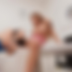 doctoradventures.22.06.03.sofia.lee.and.zlata.shine.mp4